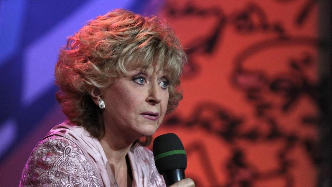 Улыбчивая и счастливая: 81-летняя Регина Дубовицкая сияет на снимке от Сергея Дроботенко