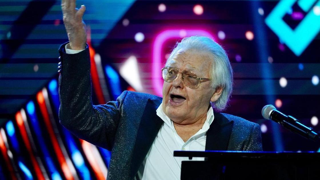 Юрия Антонова увезли на скорой перед выступлением на «Новой волне»