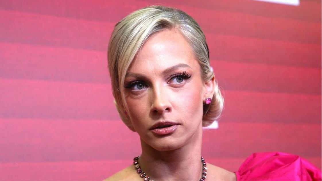Полина Максимова: «Когда играю роковуху, это выглядит как пародия. Моя сексуальность — в юморе»