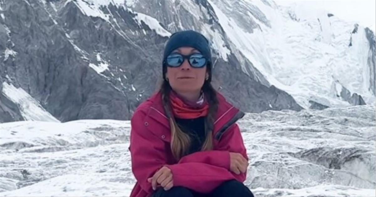 Альпинистка Наталья Наговицына, застрявшая на пике Победы со сломанной ногой, перестала подавать признаки жизни
