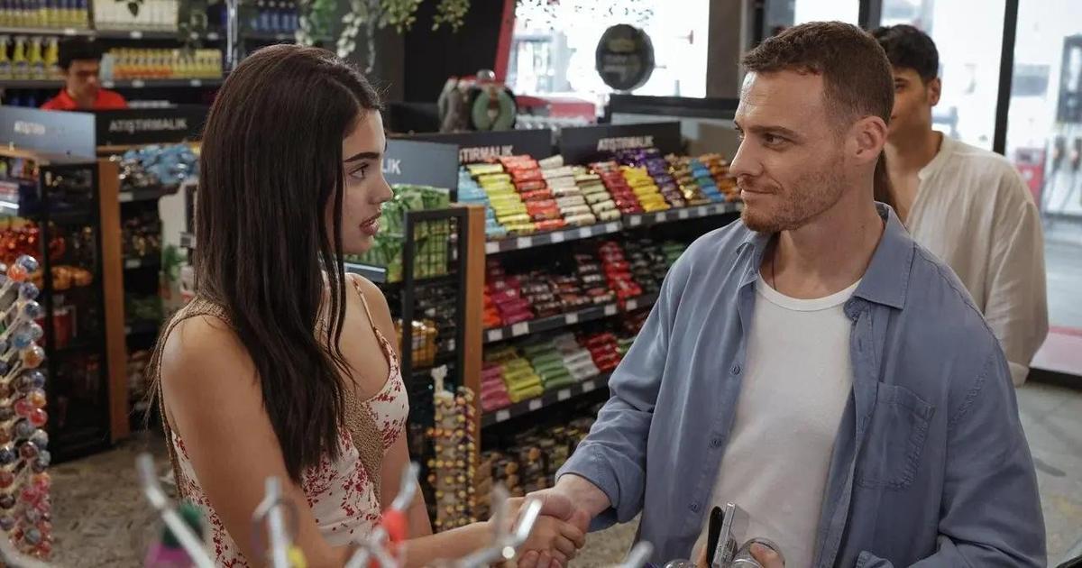 Впечатляющая премьера с Керемом Бюрсином и другие «горячие» сериалы для прохладных осенних вечеров.