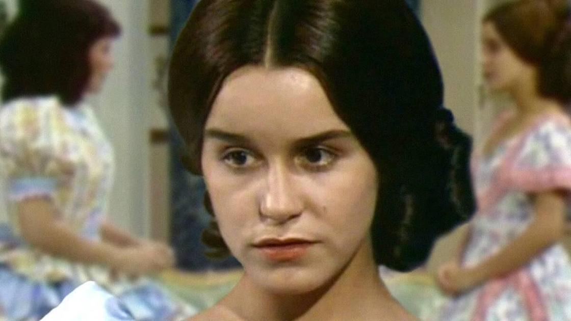 Четыре брака и обаятельный сын: как сегодня выглядит актриса сериала «Рабыня Изаура» Луселия Сантуш.