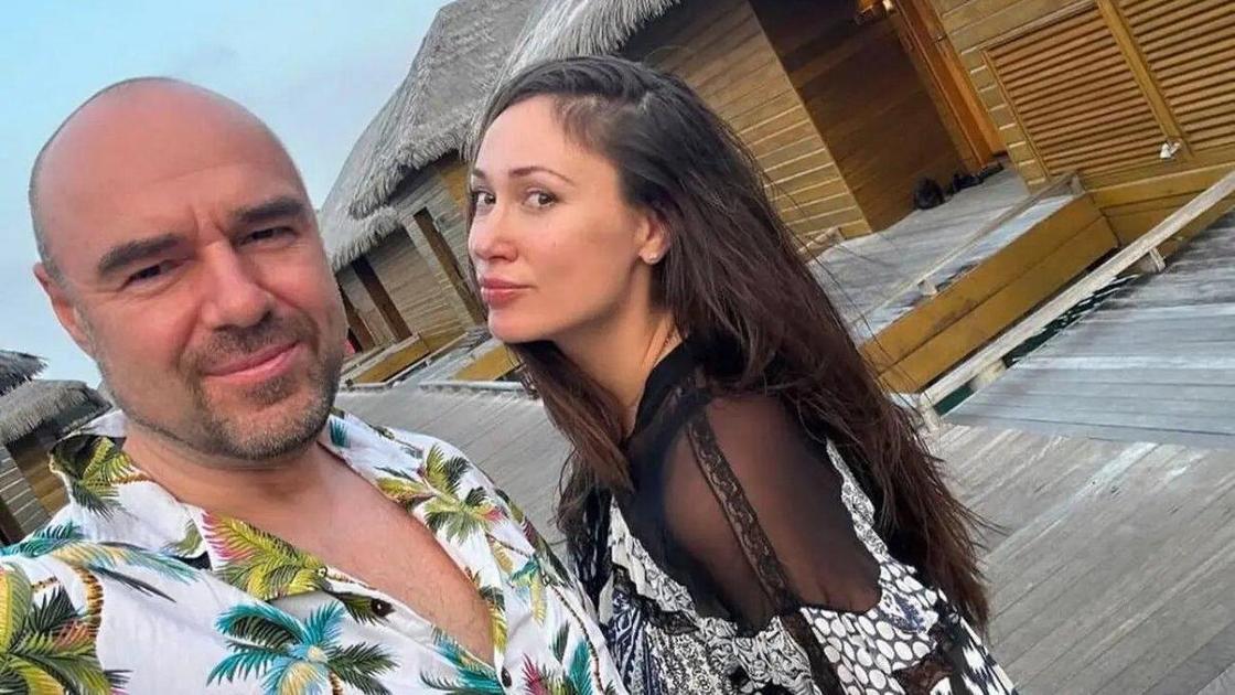 «Елена Товстик счастлива в любви, но предпочитает не раскрывать свои чувства»: неожиданное заявление в программе «МАЛАХОВ»