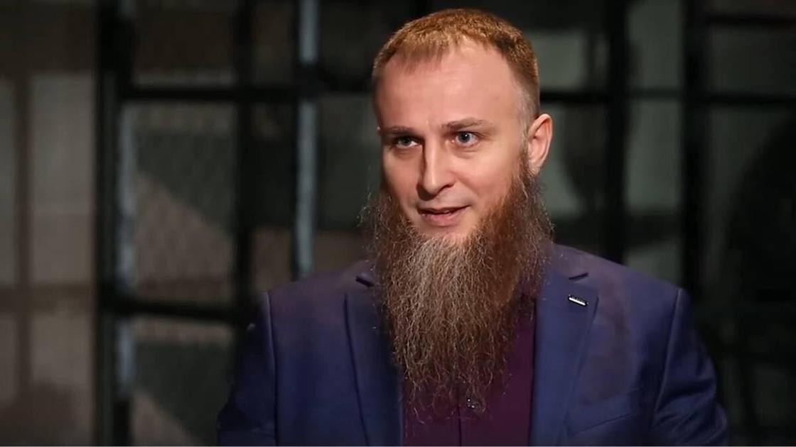 Иван Сухов, имеющий нескольких жен, официально стал подозреваемым в деле о развратных действиях по отношению к своей дочери.