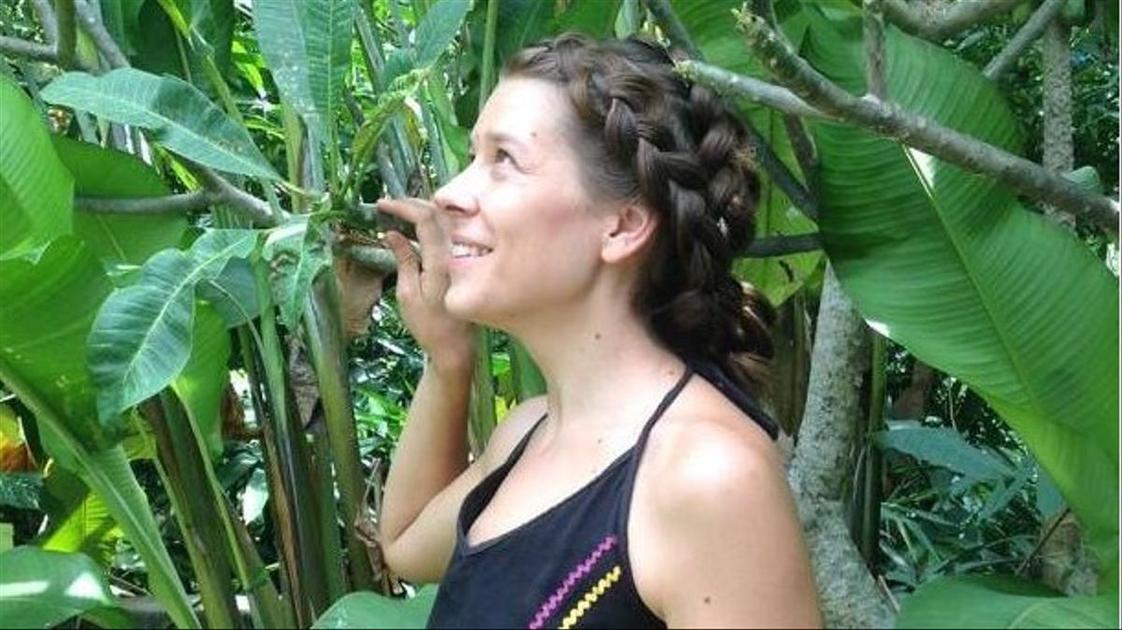 Нина Кутина: восемь лет жизни в индийской пещере, о естественных родах и воспитании детей — «Носить одежду — это ненормально и смешно».