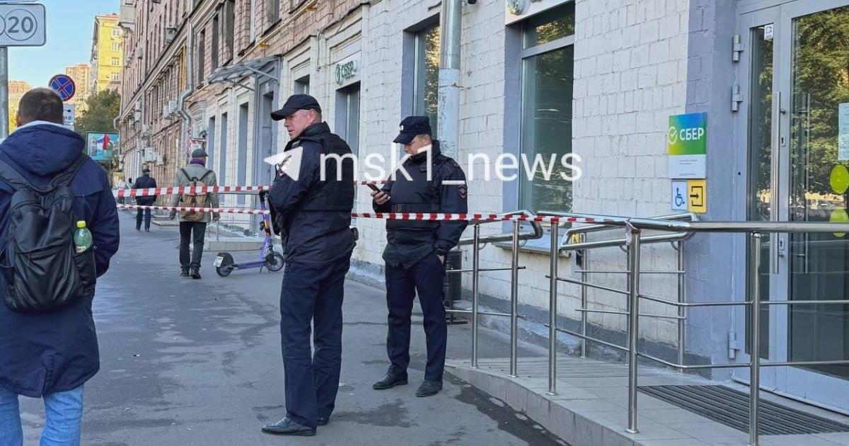 «Что сказать сыну?» — муж убитой руководительницы «Сбербанка» устроил конфликт с копами.