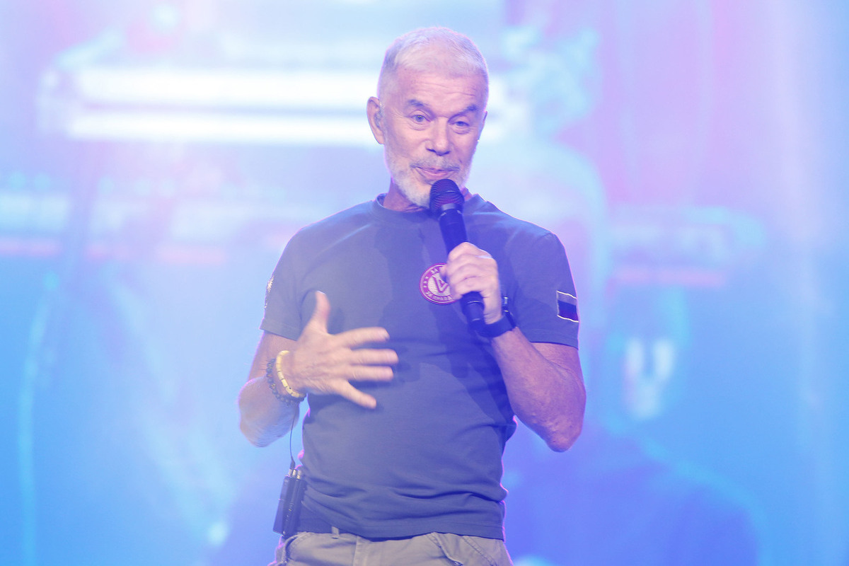Семью Олега Газманова жертвой мошенников.