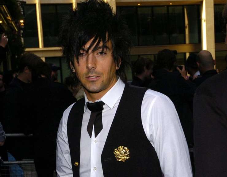 Солиста группы Lostprophets Иэна Уоткинса убили в исправительном учреждении.
