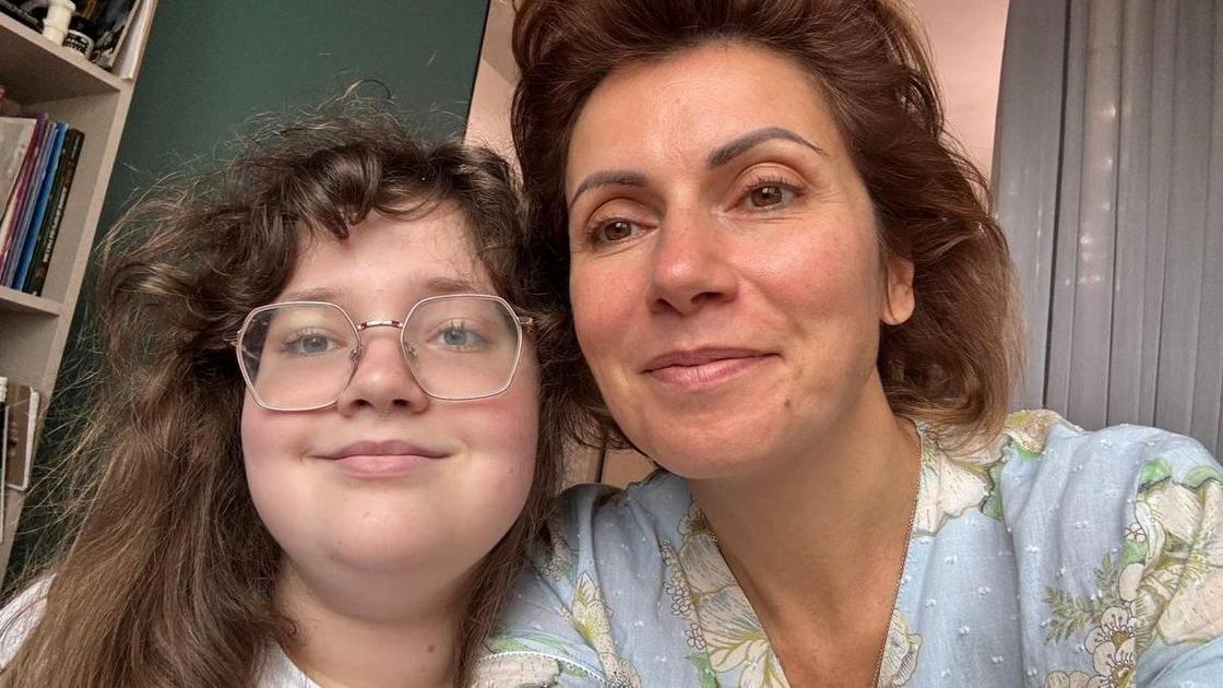 Светлана Зейналова организовала яркое торжество в честь 17-летия своей необычной дочери: «Наш путь — это любовь и борьба».