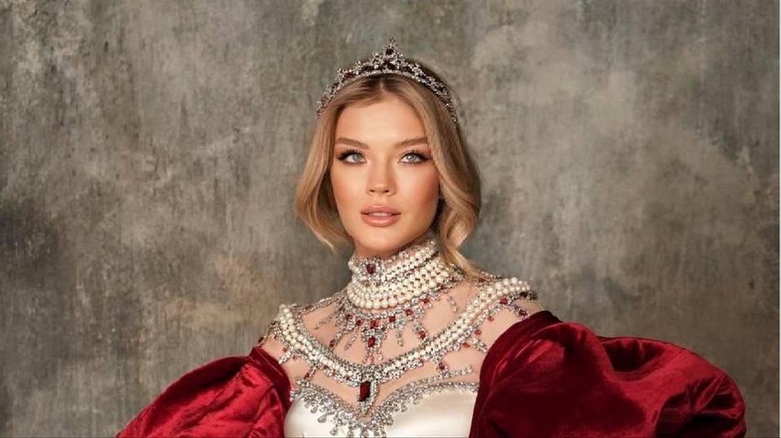 Анна Линникова и конкурсантка "Мисс Россия" критикуют победительницу Вензу: «Лицо в ботоксе, выглядит неестественно».