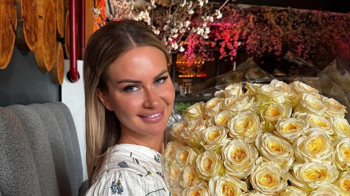 Мечтает о семье и стремится разорвать узы с married partner. Марина Африкантова после расставания с неверным Капаклы.
