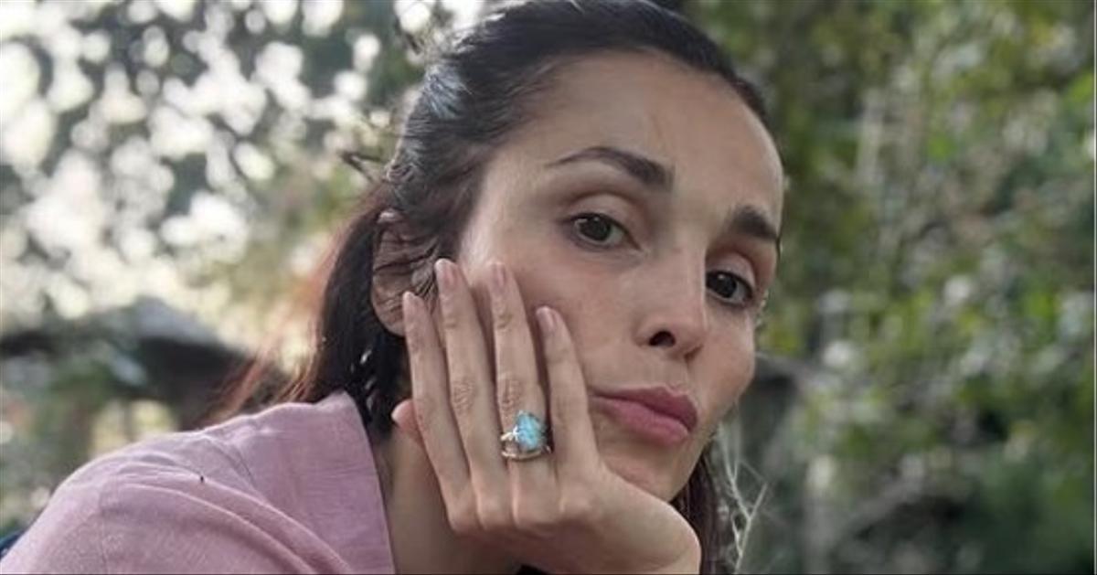 Сати Казанова расслабляется в ванной: «Заполняю ванну горячей водой с пеной, зажигаю свечи, лежу и начинаю мычать»