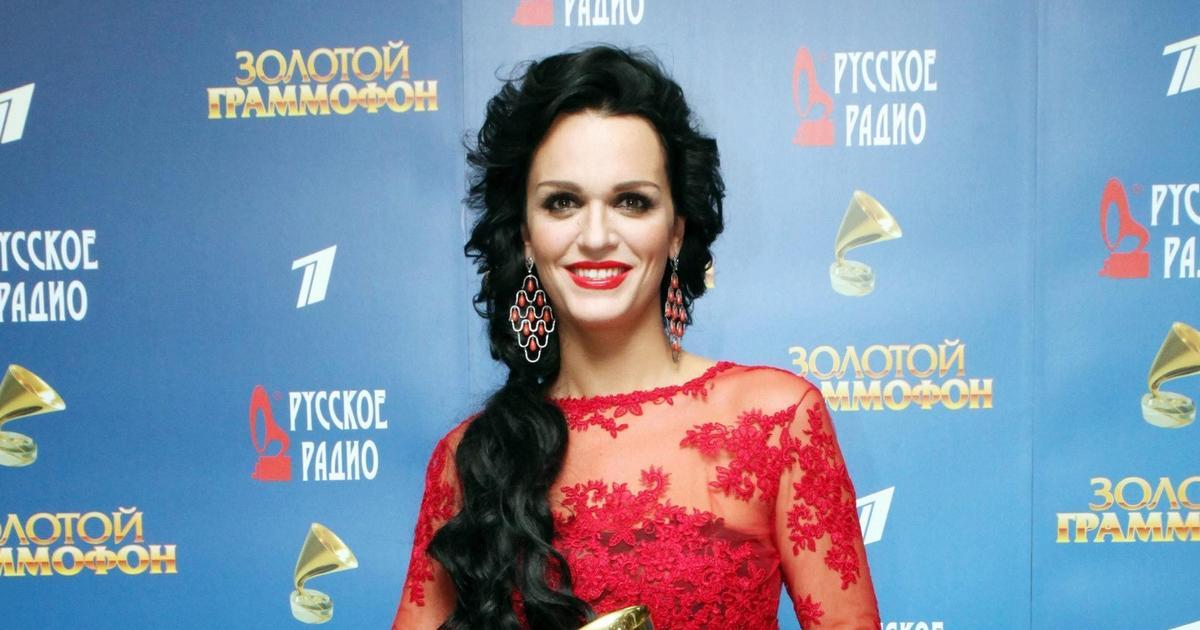 Певица Слава снова в истерике из-за близких, Надя Оболенцева впервые представила сына олигарха: звёздные соцсети.
