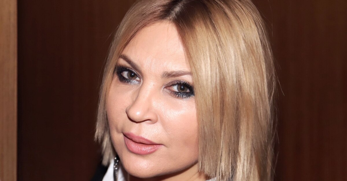 Солистка группы «Город 312» Ая, перенесшая инсульт, впервые за два года выступила на сцене.