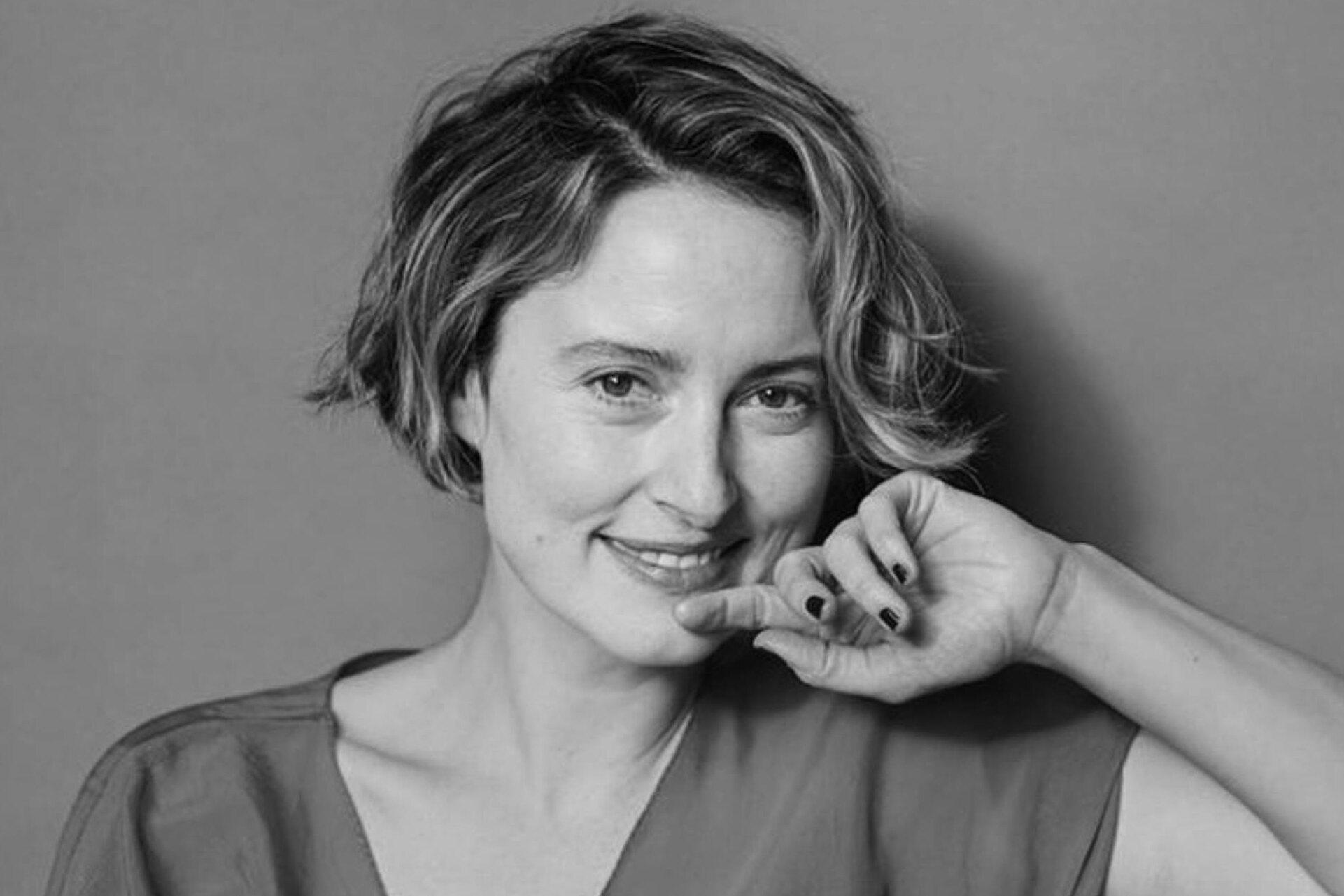 41-летняя актриса Ванда Пердельвиц, известная по фильмам «Клео» и «Няня», погибла в результате аварии между велосипедом и автомобилем.