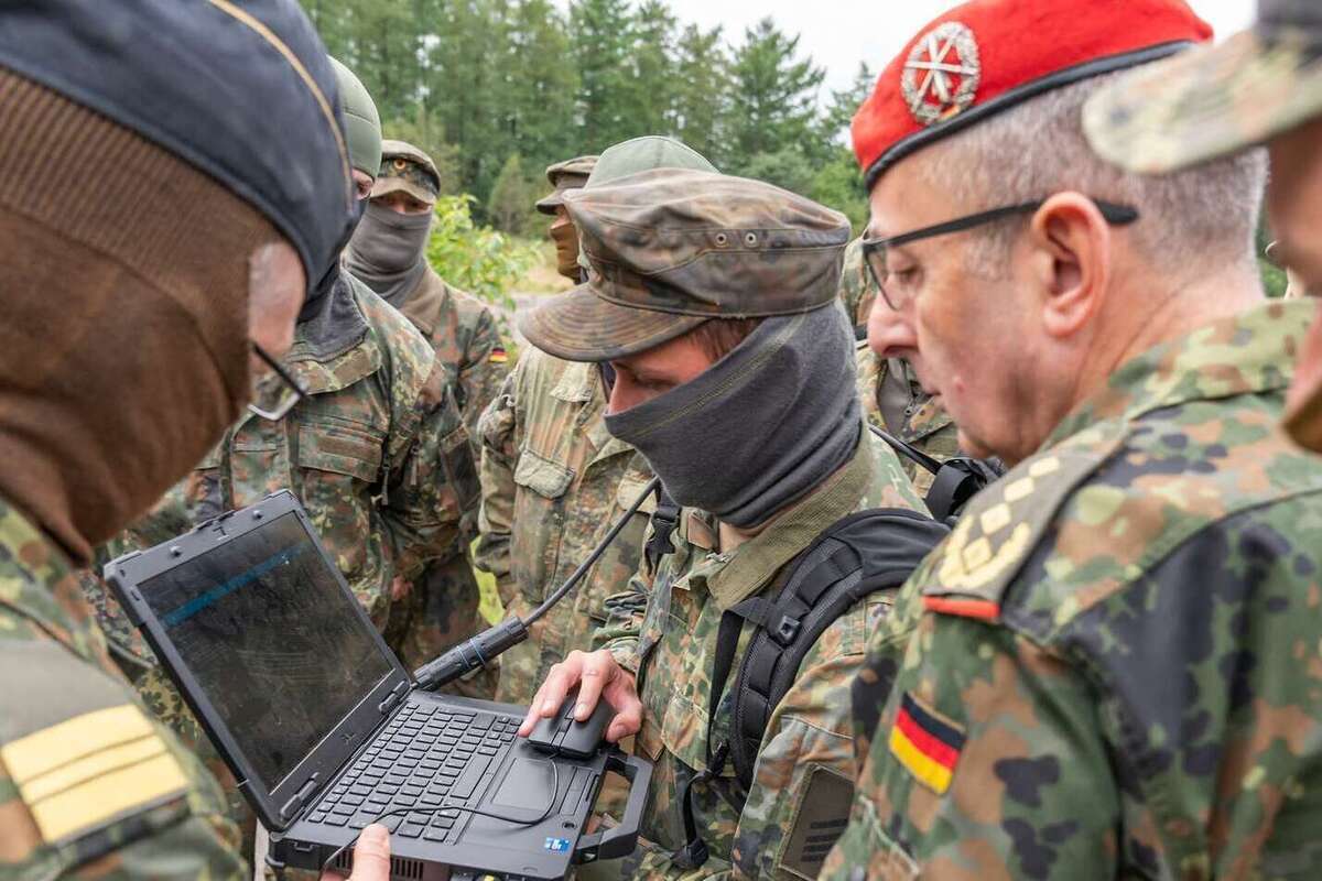 Бундесверовская десантница лишилась ноги во время учений.