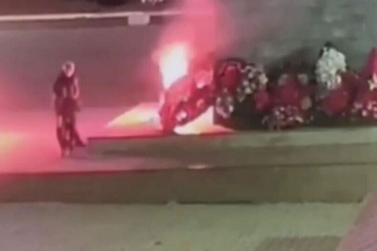 Полиция объявила приз за задержание виновников поджога мемориала в Кировграде.