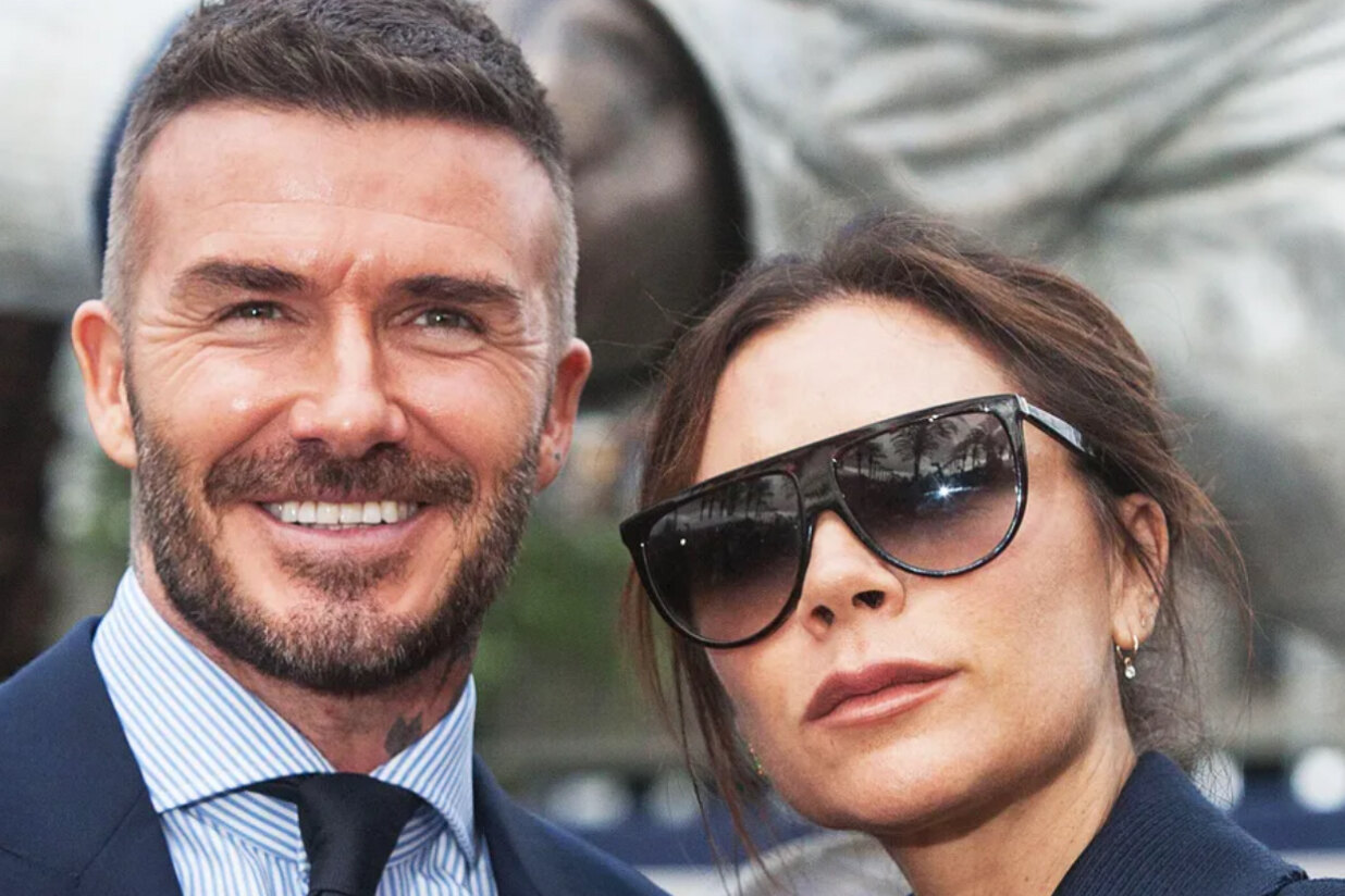 «Я кажусь мрачной из-за супруга»: Виктория Бекхэм рассказала, почему не улыбается.