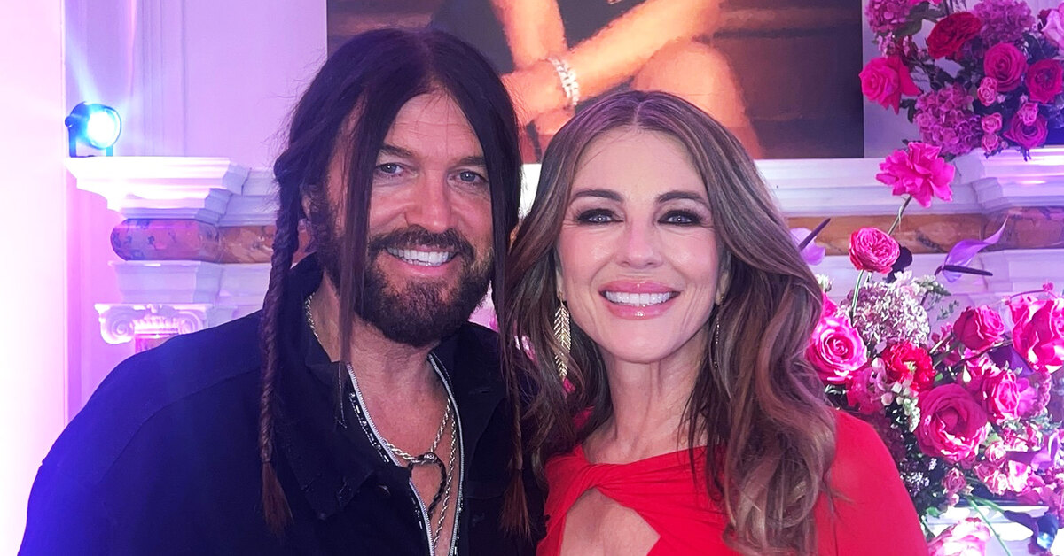 Элизабет Херли поделилась необычными подробностями о своей связи с отцом Майли Сайрус.