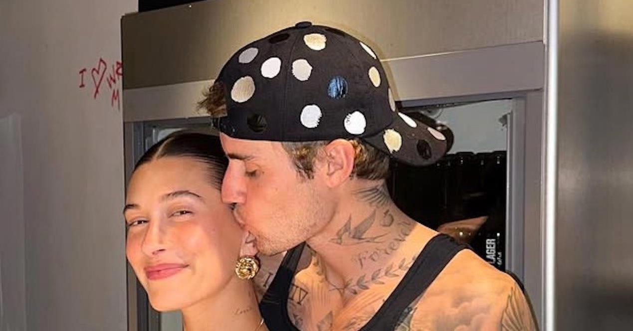 Джастин и Хейли Бибер поделились уникальными романтичными снимками: кадры из раздевалки для спортсменов.