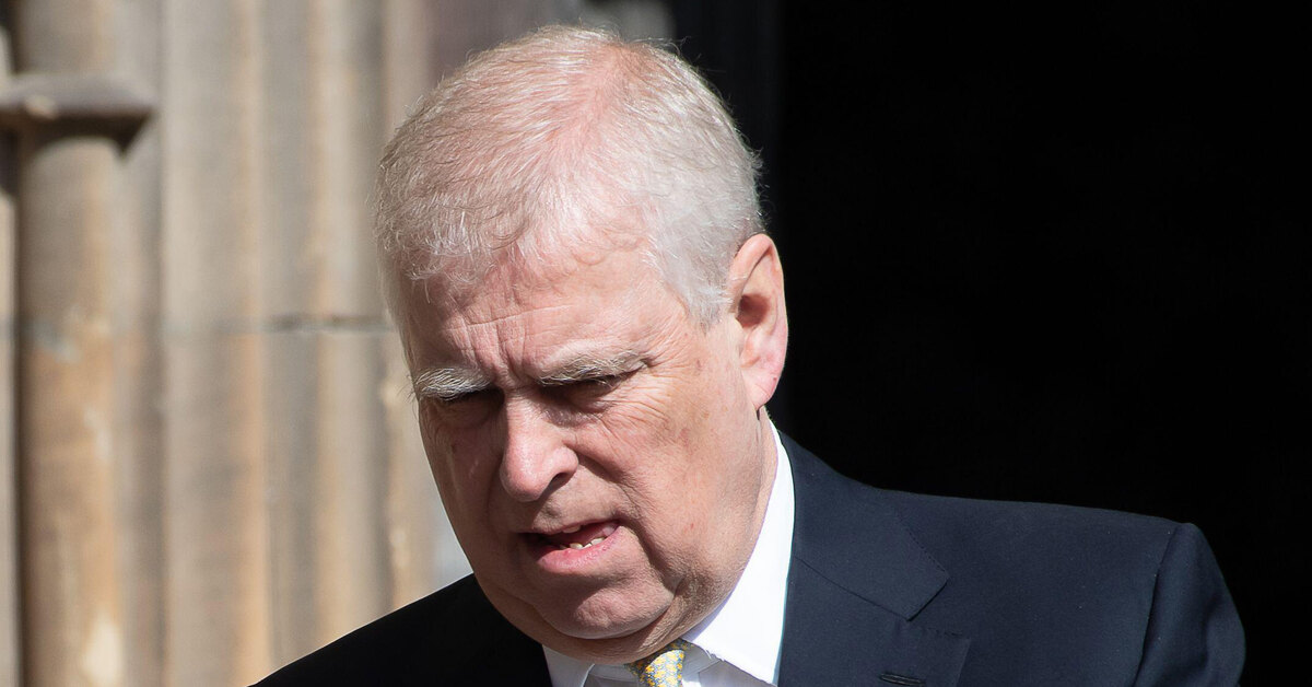 Карл III забрал титулы у своего скандального младшего брата и исключил его из королевской резиденции.