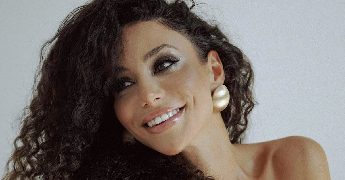 Зепюр Брутян поделилась фотографией Павла Прилучного с сыном на отдыхе.