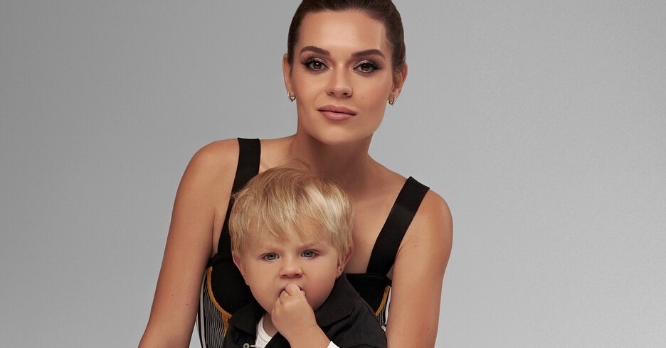 Аделина Сотникова поделилась трогательной записью с ребенком.