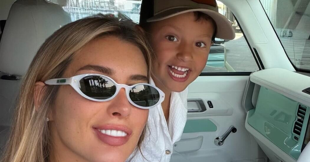 Кети Топурия представила уникальные фотографии с Адамом.