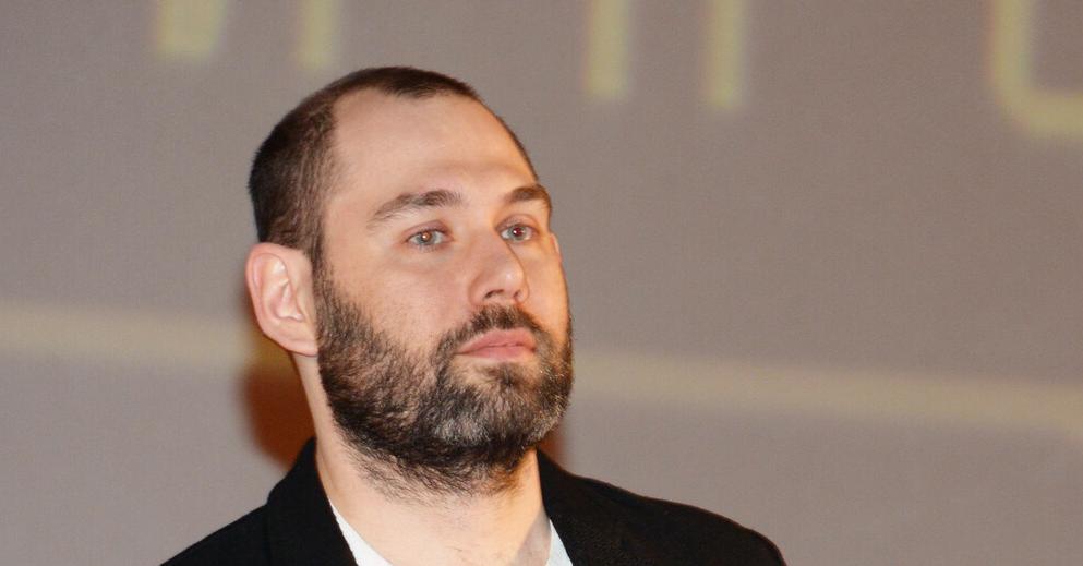 Призывают лишить российского гражданства Семена Слепакова, покинувшего Россию.