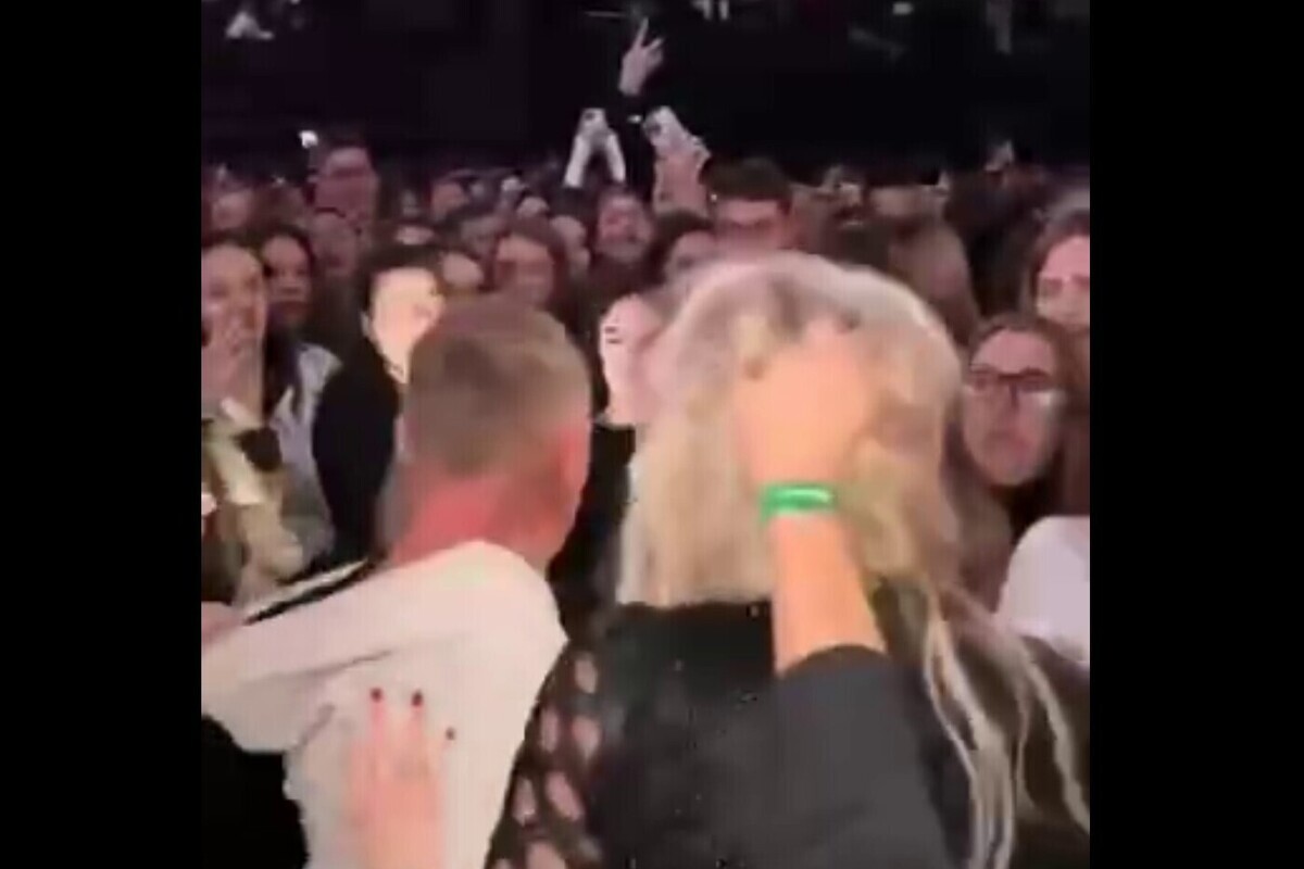 «Мы вас ждем!» Концерт Лободы в Кишиневе стартовал с драки среди украинцев.