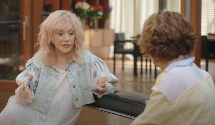 На Аллу Пугачеву подали иск в суд