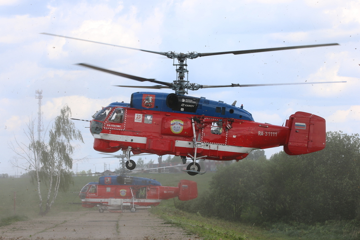 В Татарстане произошел пожар на складе аккумуляторов площадью 25 тысяч квадратных метров.