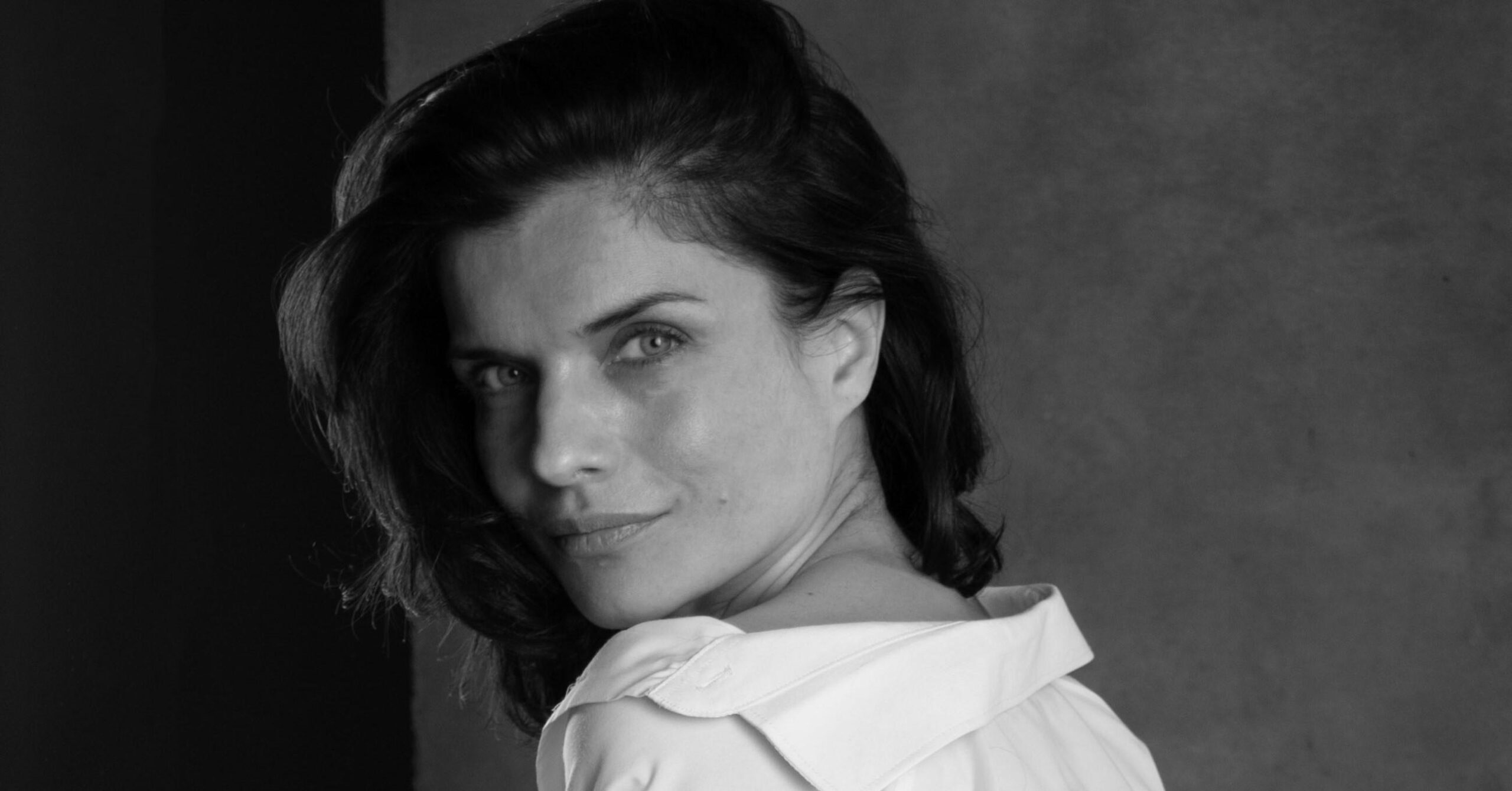 45-летняя Анна Азарова поделилась тем, как её жизнь изменилась после падения с окна.