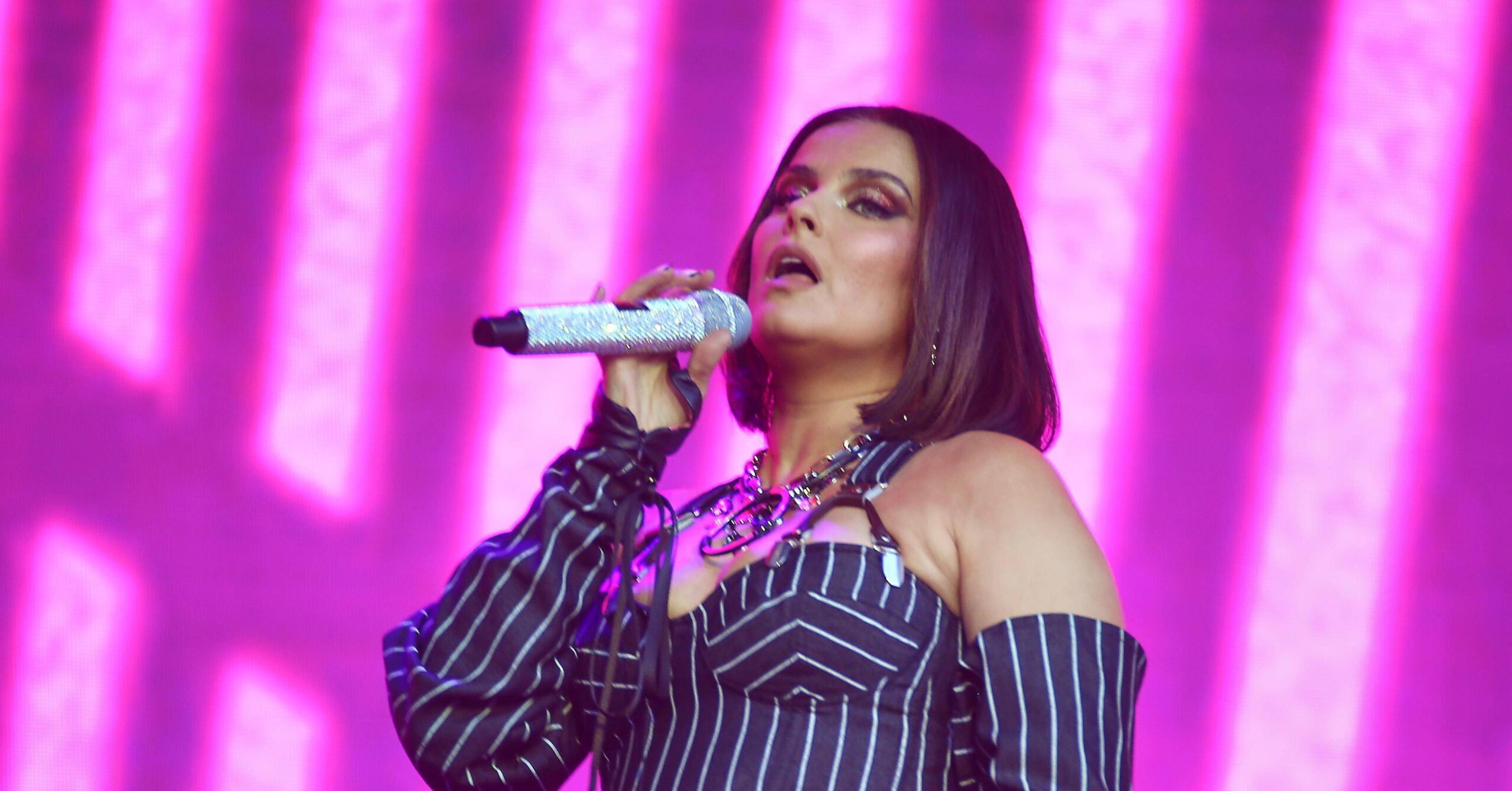 Нелли Фуртадо, ушедшая со сцены из-за травли, изменила свой стиль.