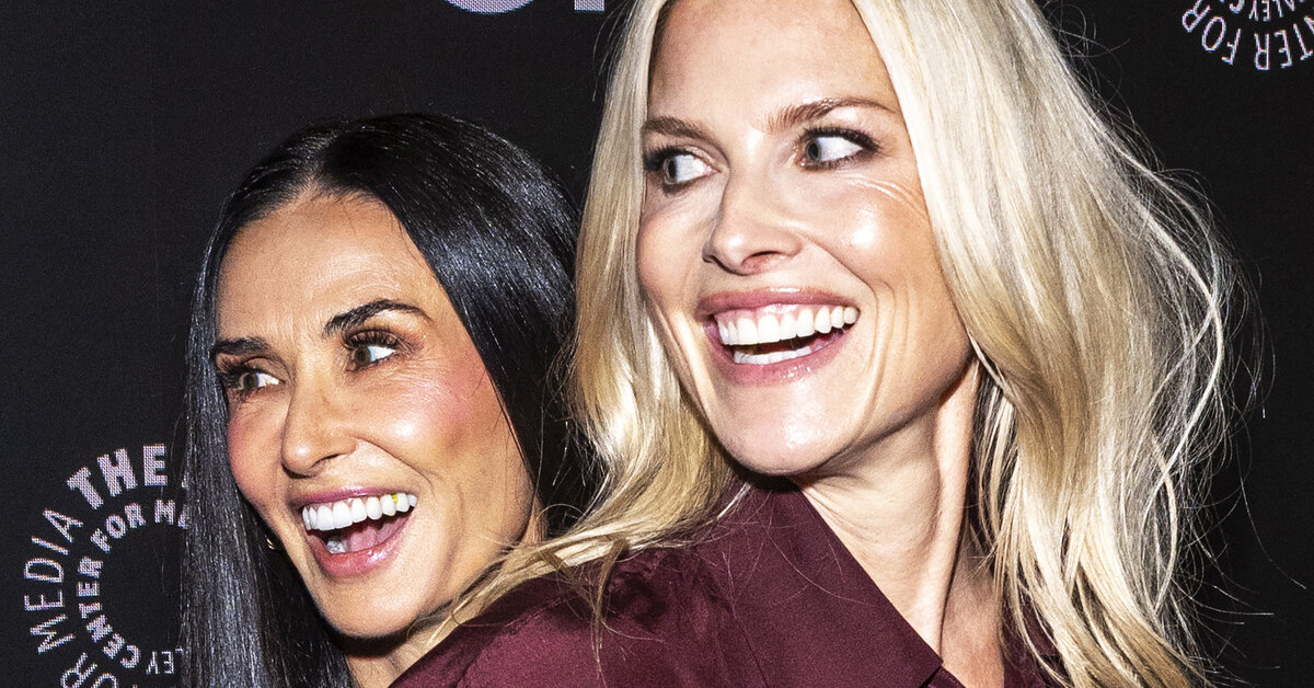 Деми Мур в мини-платье и Али Лартер в образе без бюстгальтера вышли на ковровую дорожку.