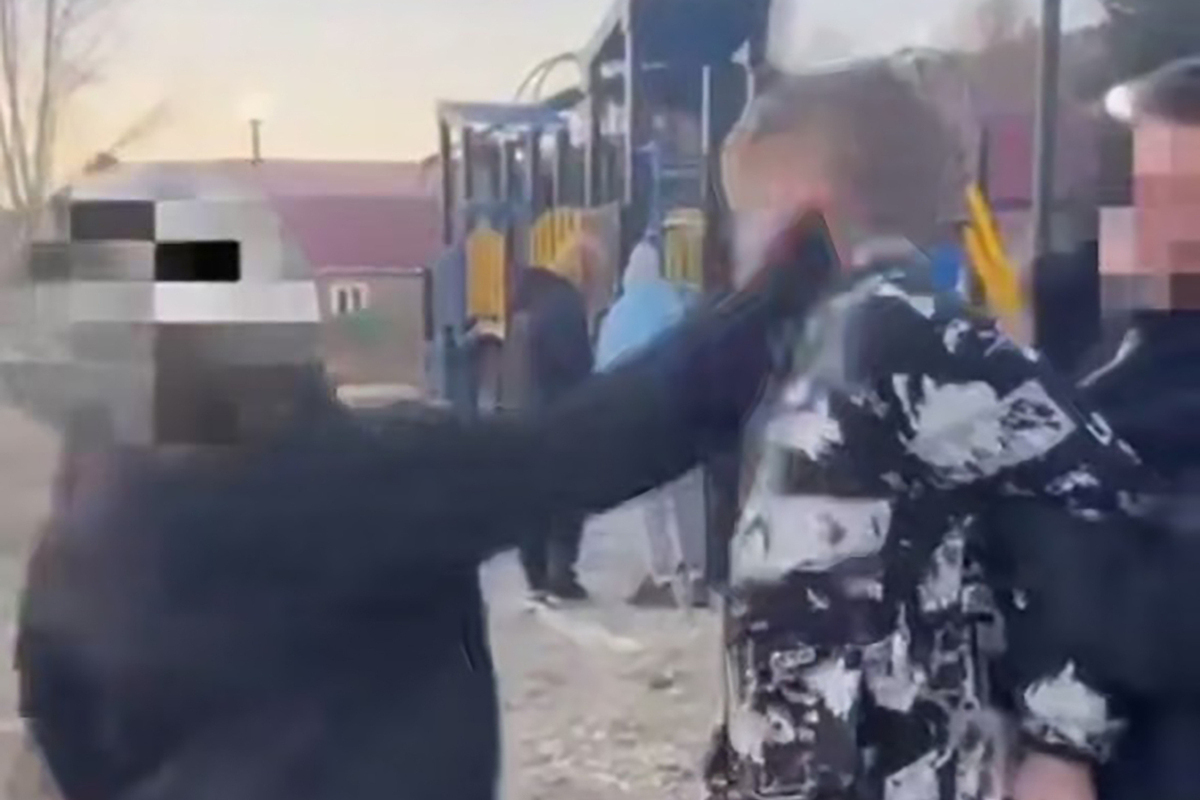 Нанесение повреждений утюгом и побои шнуром: иркутские подростки вновь прибегли к криминальным приемам