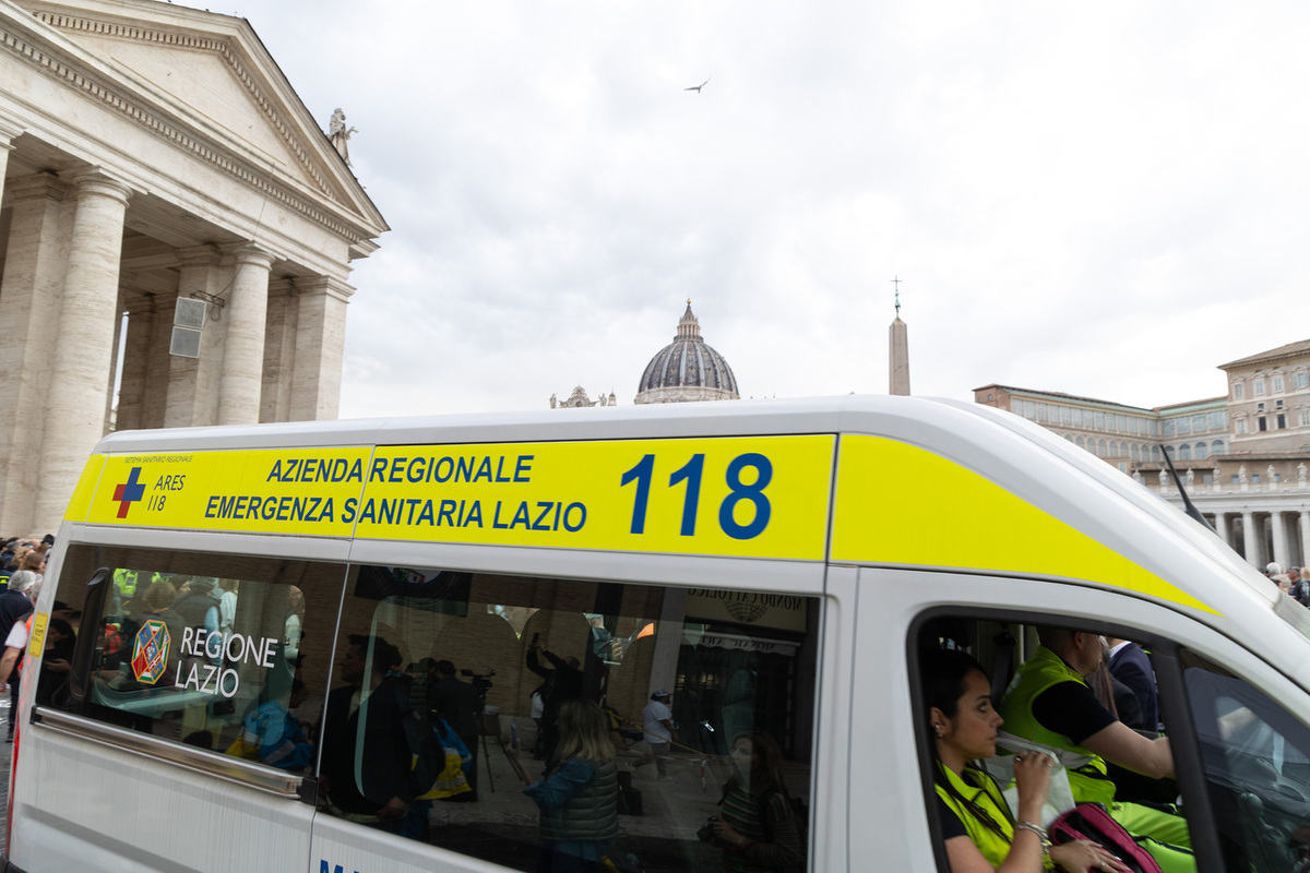 Рабочего извлекли из-под обрушившихся конструкций Torre dei Conti