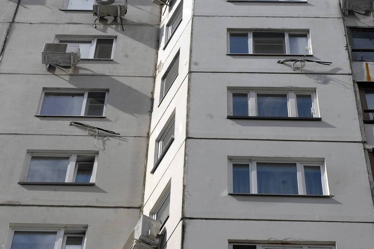 Осколки беспилотника нанесли ущерб многоквартирным зданиям в Новороссийске