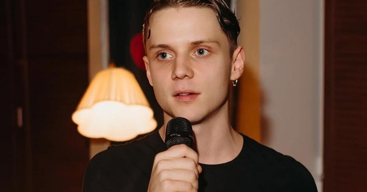 Ваня Дмитриенко отметил свое 20-летие в московском ресторане с Анной Пересильд и ее матерью.