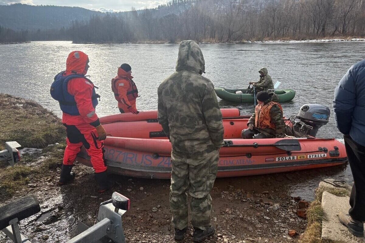 Недалеко от места поисков семьи Усольцевых обнаружили пропавшего рыбака.