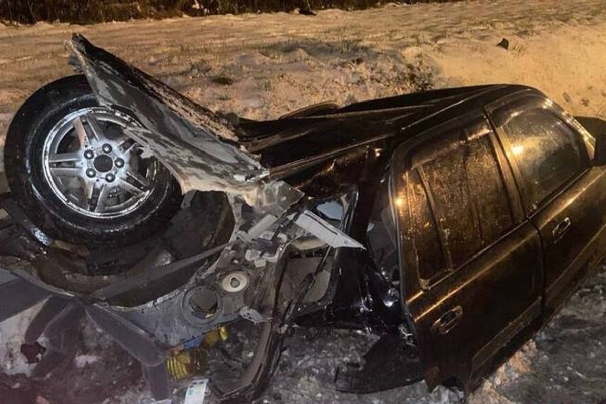 В Тверской области грузовик collided with a passenger car.