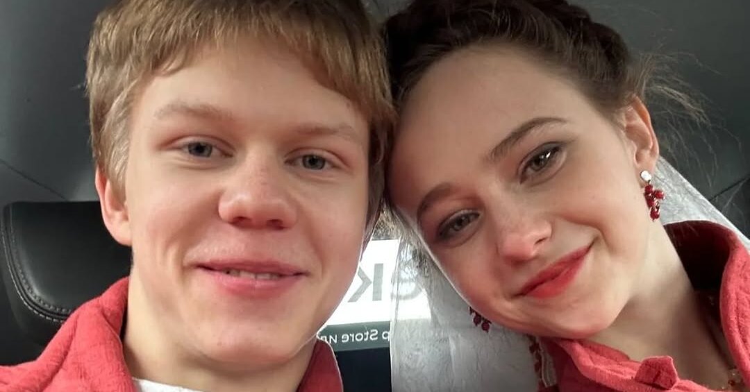 Тимофей Кочнев поделился деталями своей свадьбы с актрисой Таисьей Калининой из сериала «Олдскул».