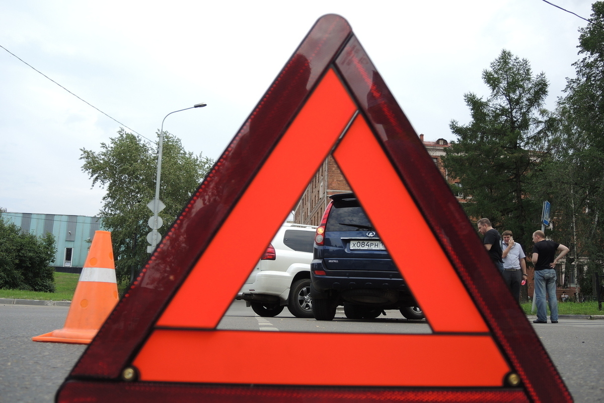 В городе Дальнего Востока произошла авария с участием пассажирского автобуса и нескольких легковых автомобилей.