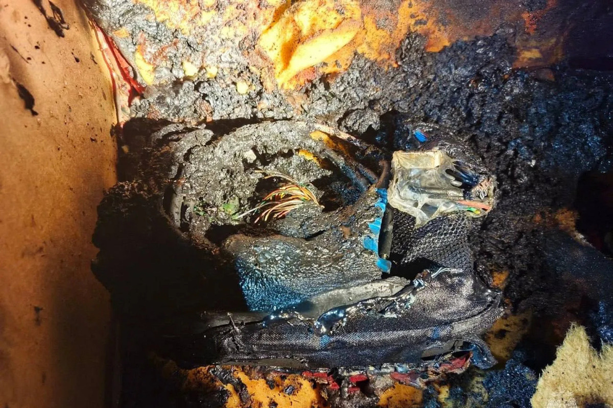 Жильцы эвакуированы из квартиры из-за тонометра.