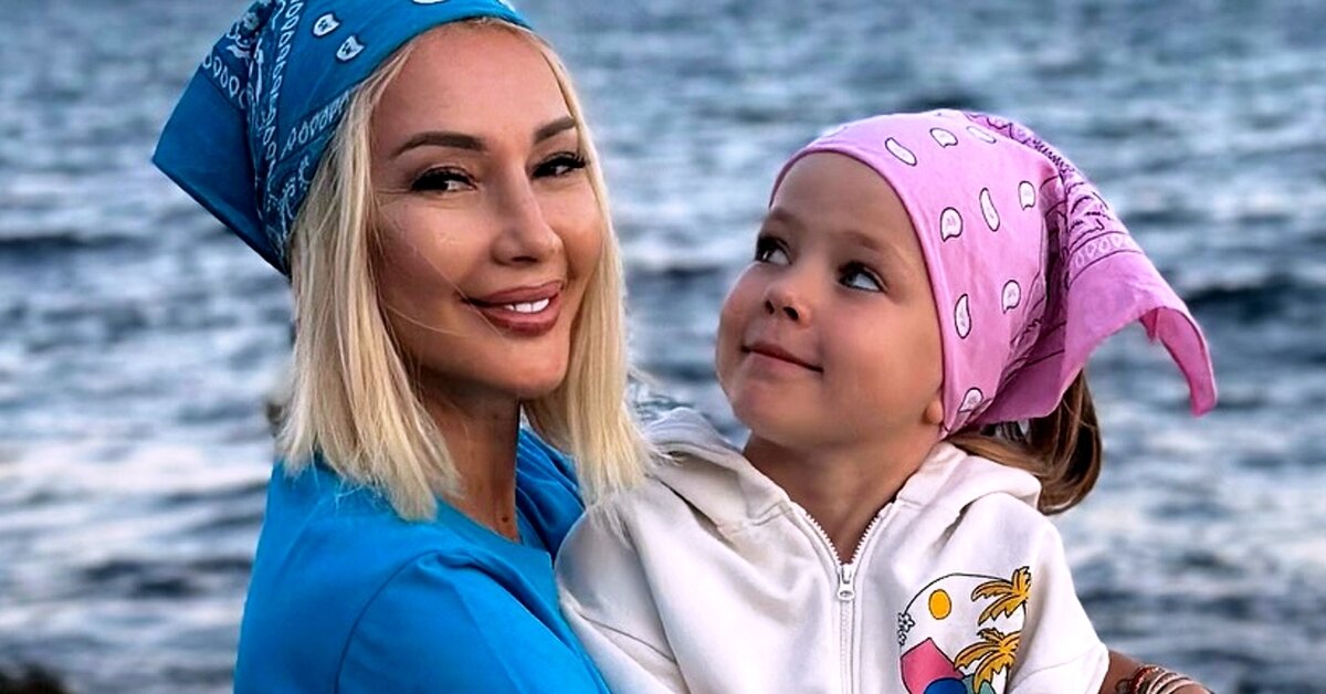 Лера Кудрявцева поделилась подробностями подбора няни для своей дочери.