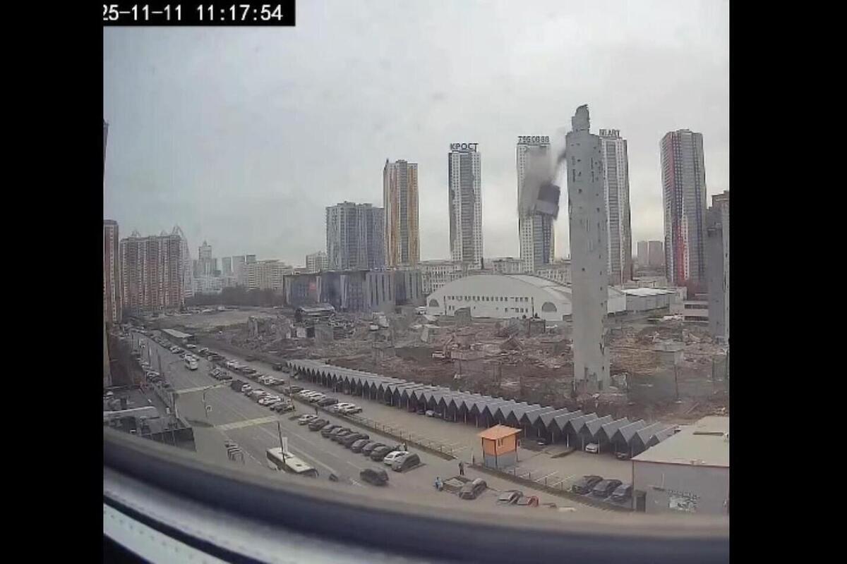 Один человек получил травмы в результате обрушения части колонны «Снежкома»