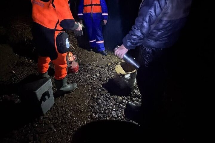 Замерзающего рыбака спасли в Иркутской области.