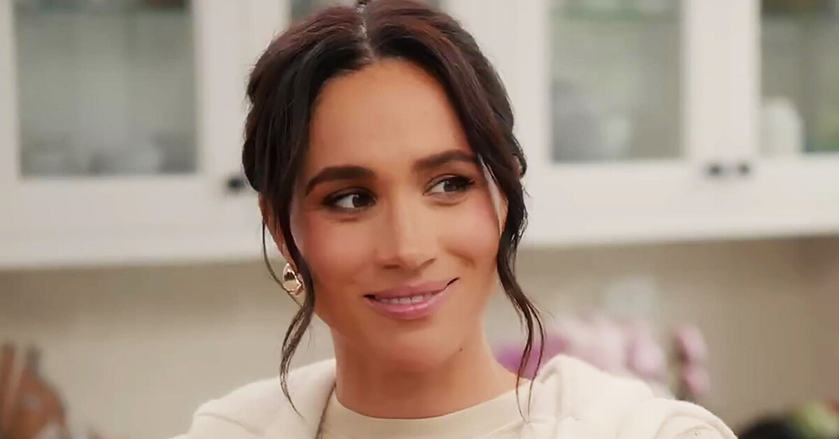 Меган Маркл впервые продемонстрировала уникальные часы принцессы Дианы, подаренные ей Доди Аль-Файедом незадолго до его трагической гибели.