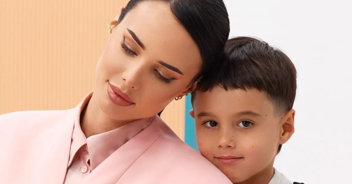 «Первое знакомство Ратика с Китом. Какой смелый у меня сынишка!»: Анастасия Решетова гордится шестилетним сыном.