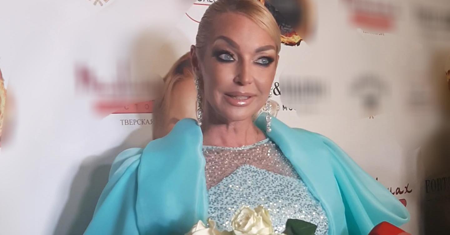 Волочкова поступила в реабилитационный центр, а единственная дочь Добрынина вернулась из США.